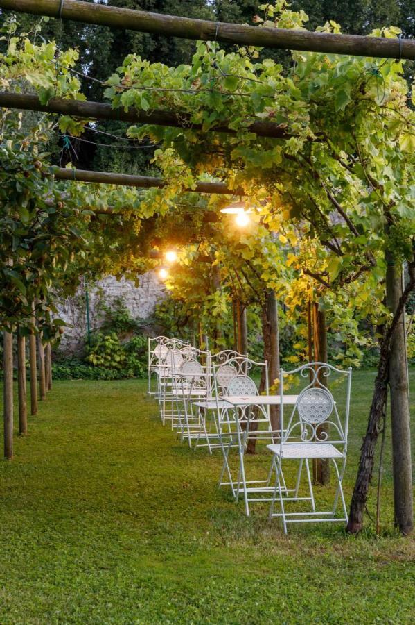 Villa Padovani Relais De Charme - Adults Only Pastrengo Dış mekan fotoğraf