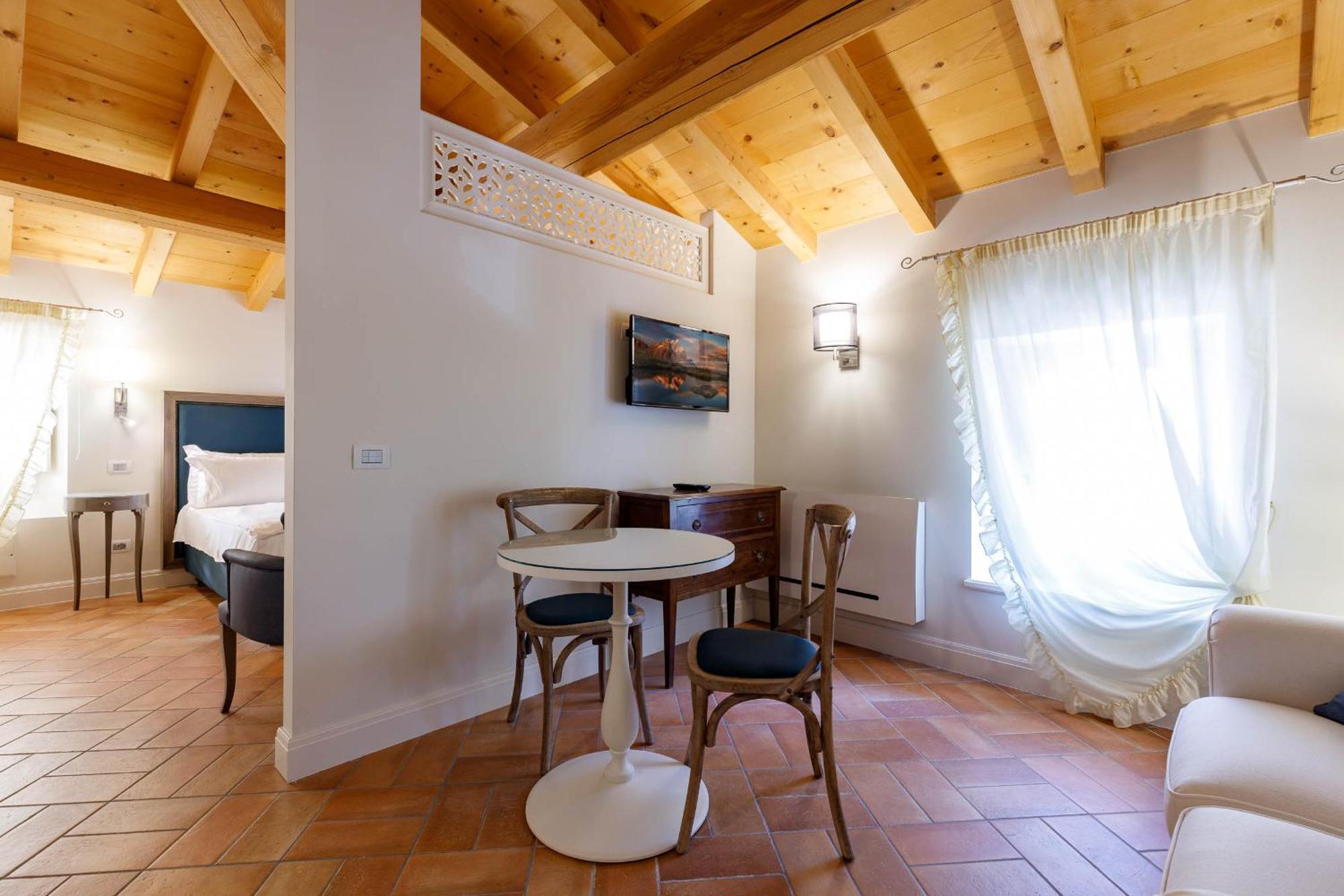 Villa Padovani Relais De Charme - Adults Only Pastrengo Dış mekan fotoğraf