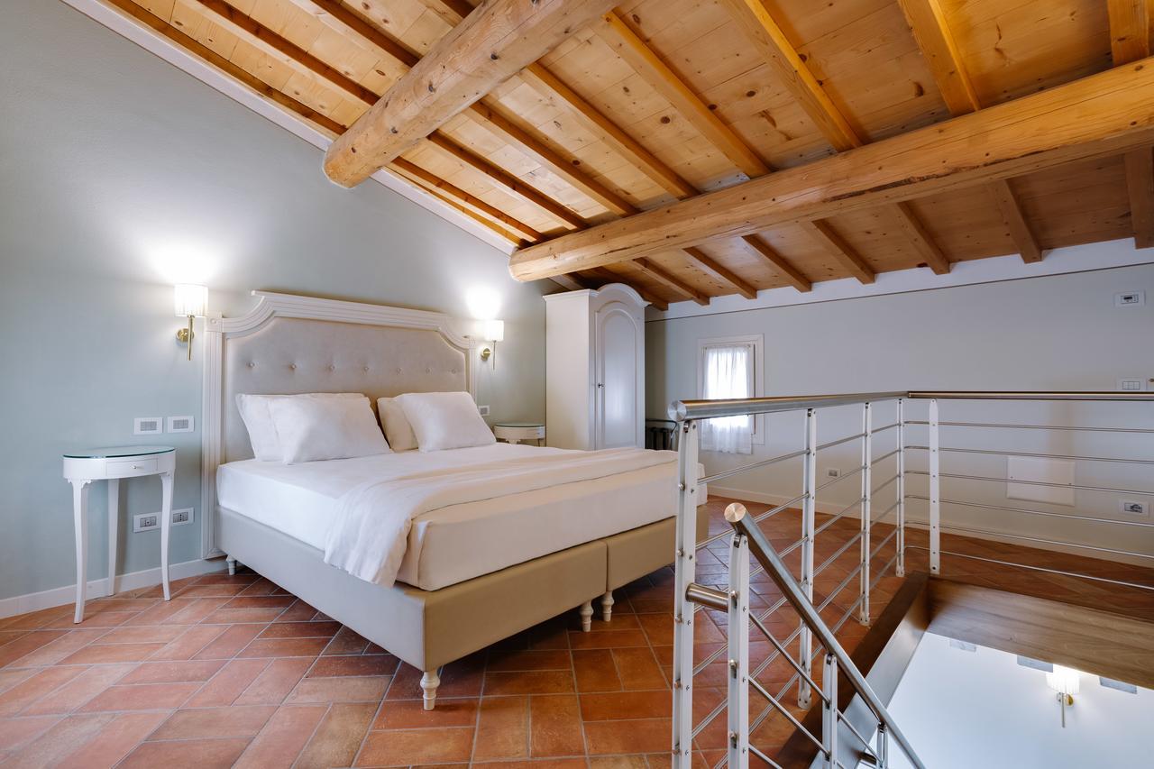 Villa Padovani Relais De Charme - Adults Only Pastrengo Dış mekan fotoğraf
