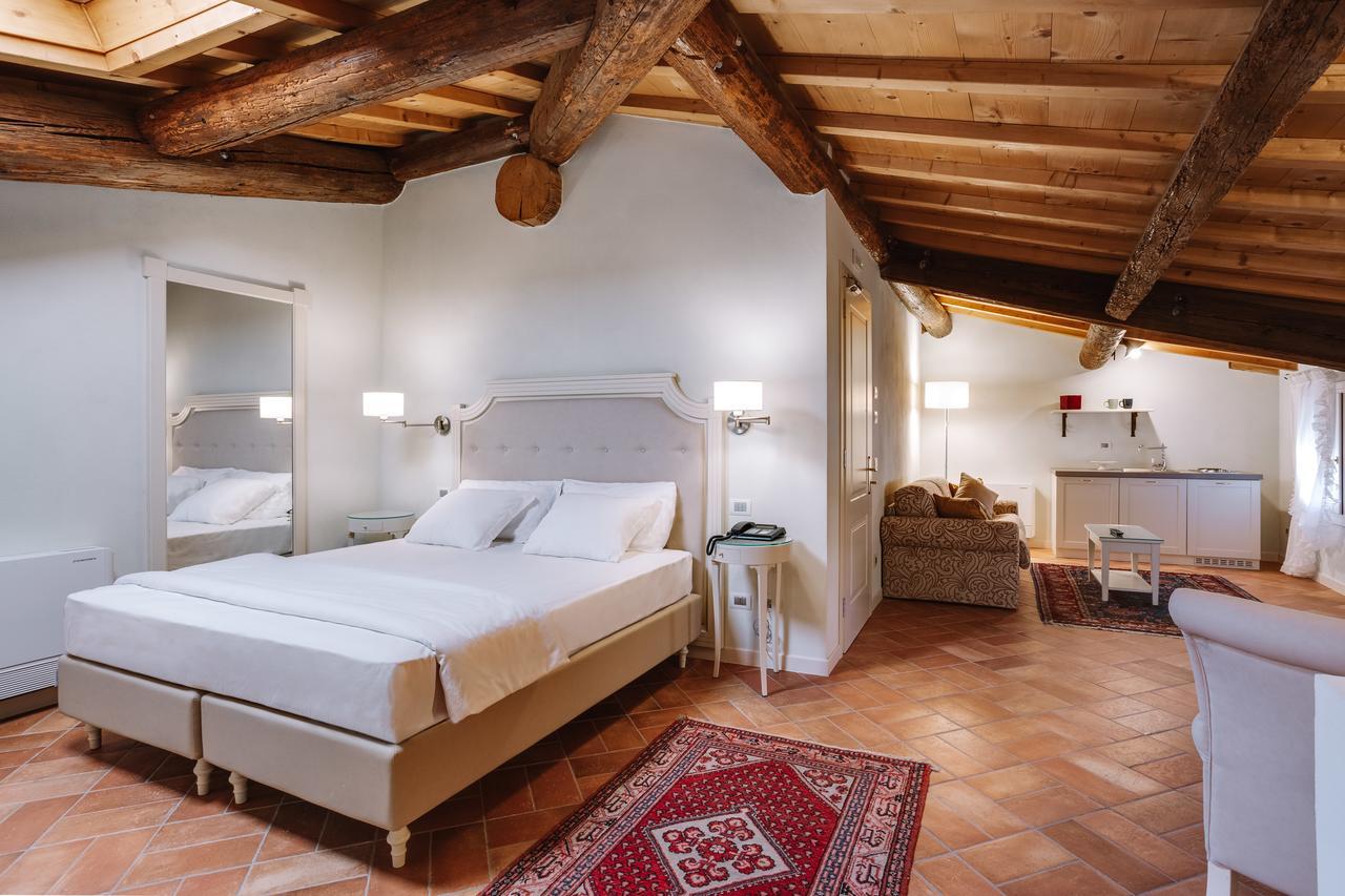 Villa Padovani Relais De Charme - Adults Only Pastrengo Dış mekan fotoğraf